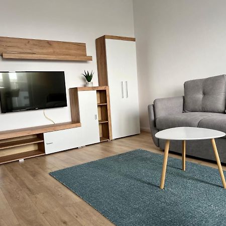 Central Riverfront Apartment Бухарест Екстер'єр фото